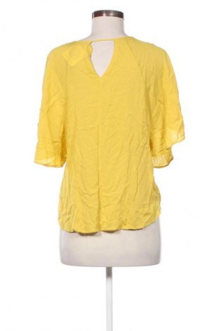 Damen Shirt Pull&Bear, Größe M, Farbe Gelb, Preis 6,99 €