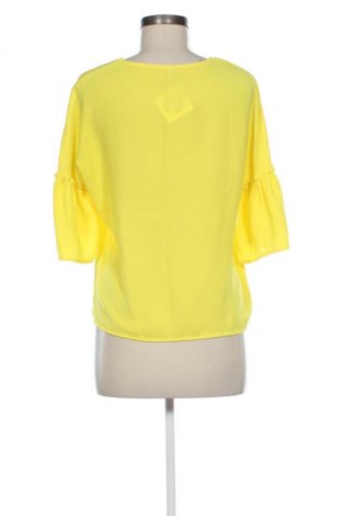 Damen Shirt Stradivarius, Größe S, Farbe Gelb, Preis 1,99 €