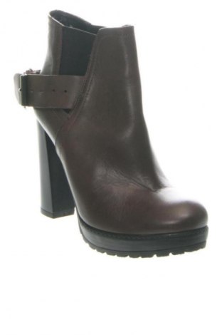 Női bokacsizma Alesya, Méret 35, Szín Barna, Ár 9 899 Ft