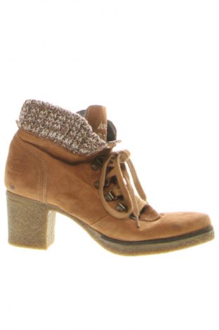 Дамски боти Dockers, Размер 39, Цвят Бежов, Цена 20,45 €