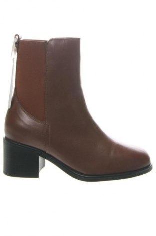 Дамски боти Tommy Hilfiger, Размер 36, Цвят Кафяв, Цена 109,92 €