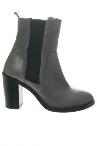 Дамски боти Unbranded, Размер 38, Цвят Сив, Цена 12,64 €