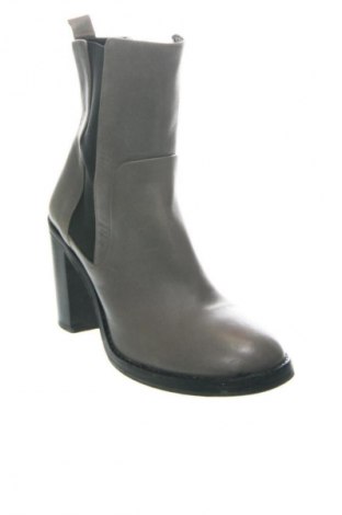 Дамски боти Unbranded, Размер 38, Цвят Сив, Цена 12,64 €