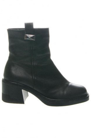 Дамски боти Unbranded, Размер 39, Цвят Черен, Цена 52,66 €