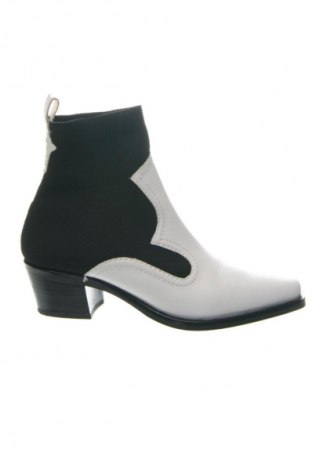 Дамски боти Zara, Размер 36, Цвят Многоцветен, Цена 15,84 €