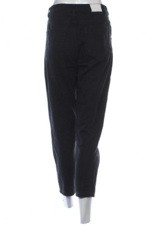 Dámske džínsy  Bershka, Veľkosť S, Farba Čierna, Cena  17,95 €