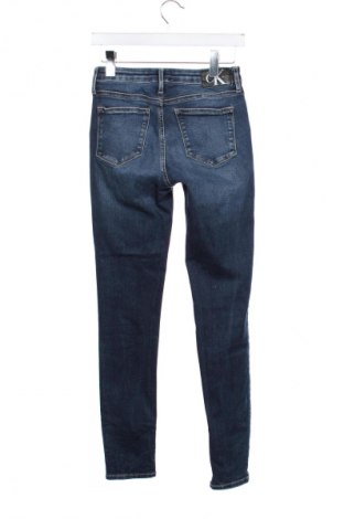 Дамски дънки Calvin Klein Jeans, Размер XS, Цвят Син, Цена 34,76 €
