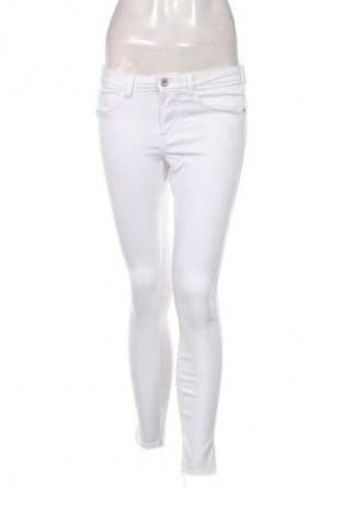 Γυναικείο Τζίν ONLY, Μέγεθος S, Χρώμα Λευκό, Τιμή 5,36 €