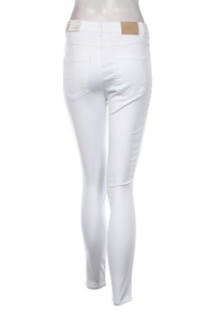 Γυναικείο Τζίν ONLY, Μέγεθος S, Χρώμα Λευκό, Τιμή 13,99 €