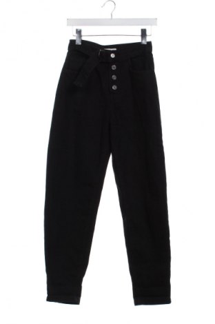 Дамски дънки Pull&Bear, Размер S, Цвят Черен, Цена 9,71 €