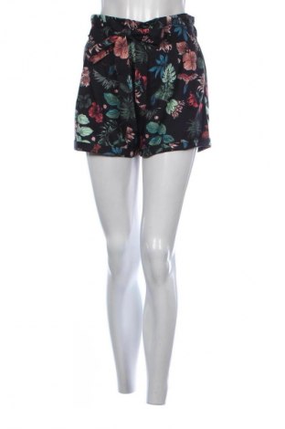 Damen Shorts Cropp, Größe S, Farbe Mehrfarbig, Preis 6,99 €