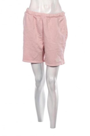 Damen Shorts Guess, Größe L, Farbe Aschrosa, Preis 42,99 €