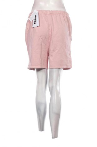 Damen Shorts Guess, Größe L, Farbe Aschrosa, Preis 42,99 €
