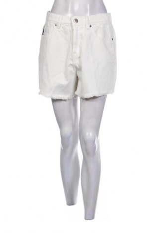 Damen Shorts Just Rhyse, Größe M, Farbe Weiß, Preis 21,99 €