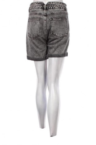 Damskie szorty ONLY, Rozmiar M, Kolor Kolorowy, Cena 25,99 zł