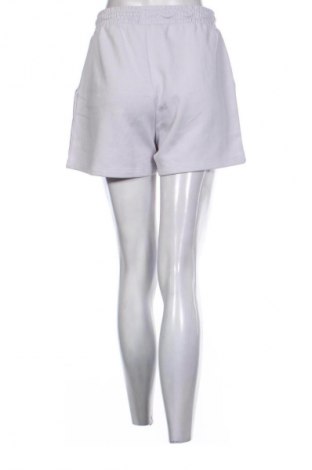 Damen Shorts ONLY Play, Größe S, Farbe Lila, Preis 8,99 €