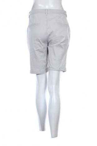 Damen Shorts Reserved, Größe L, Farbe Ecru, Preis 6,99 €