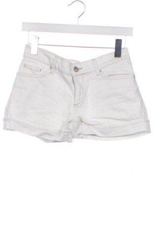 Damen Shorts Zara, Größe M, Farbe Weiß, Preis 8,00 €
