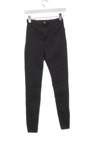 Γυναικείο παντελόνι Bershka, Μέγεθος XXS, Χρώμα Πολύχρωμο, Τιμή 5,10 €