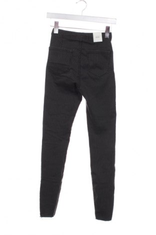 Γυναικείο παντελόνι Bershka, Μέγεθος XXS, Χρώμα Πολύχρωμο, Τιμή 5,10 €