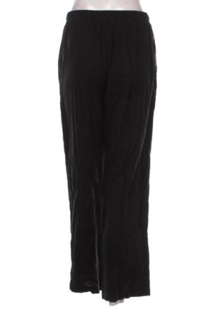 Γυναικείο παντελόνι Bershka, Μέγεθος M, Χρώμα Μαύρο, Τιμή 7,99 €