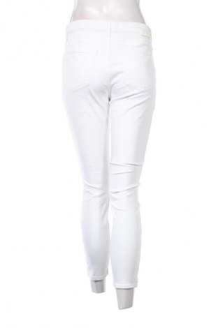 Damenhose Brax, Größe M, Farbe Weiß, Preis 5,99 €