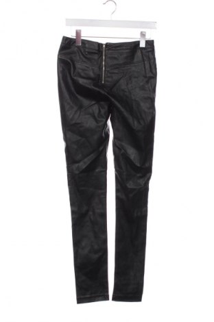 Γυναικείο παντελόνι Pieces, Μέγεθος S, Χρώμα Μαύρο, Τιμή 7,99 €