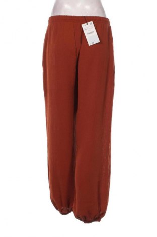 Pantaloni de femei Zara, Mărime S, Culoare Maro, Preț 104,99 Lei