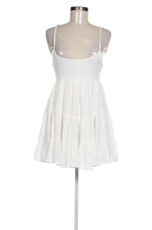 Damentop Stradivarius, Größe M, Farbe Weiß, Preis 10,99 €