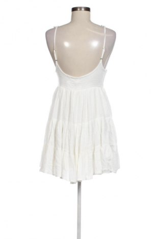 Damentop Stradivarius, Größe M, Farbe Weiß, Preis 10,99 €