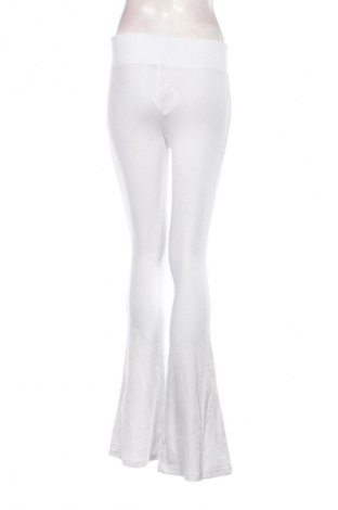 Дамско спортно долнище Bershka, Размер S, Цвят Бял, Цена 7,15 €