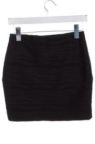 Пола Amisu, Размер XS, Цвят Черен, Цена 3,57 €