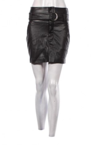 Sukně Bershka, Velikost S, Barva Černá, Cena  399,00 Kč