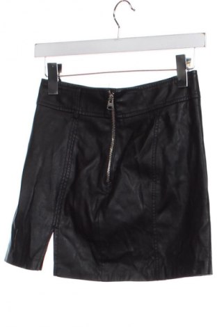 Φούστα Bershka, Μέγεθος S, Χρώμα Μαύρο, Τιμή 2,99 €