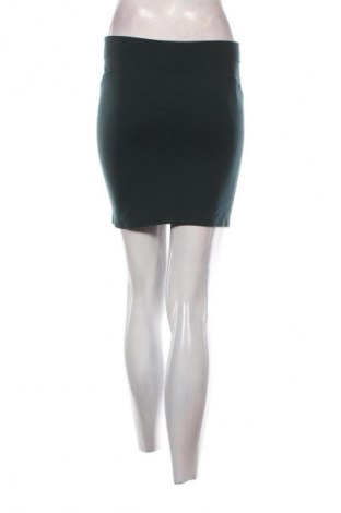 Rock Bershka, Größe M, Farbe Grün, Preis 3,99 €