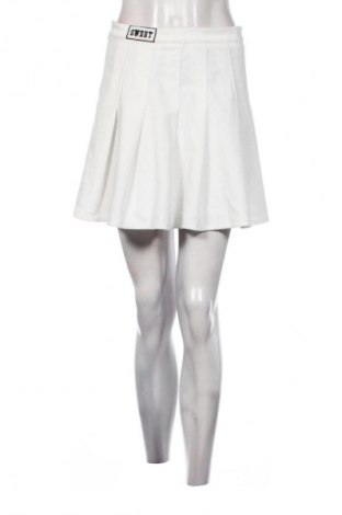 Пола SHEIN, Размер S, Цвят Бял, Цена 9,20 €