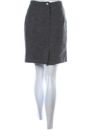 Rock Sabrina, Größe S, Farbe Mehrfarbig, Preis 4,99 €