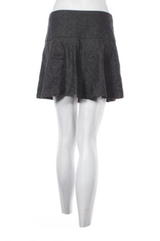 Fustă United Colors Of Benetton, Mărime M, Culoare Gri, Preț 7,99 Lei