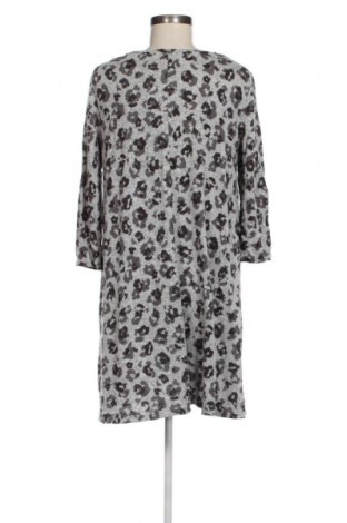Šaty  C&A, Velikost L, Barva Vícebarevné, Cena  99,00 Kč