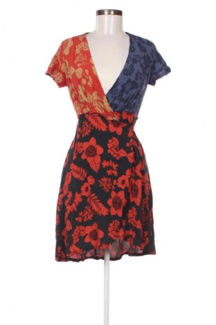Kleid Desigual, Größe M, Farbe Mehrfarbig, Preis 41,94 €
