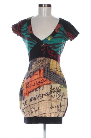 Рокля Desigual, Размер M, Цвят Многоцветен, Цена 13,52 €
