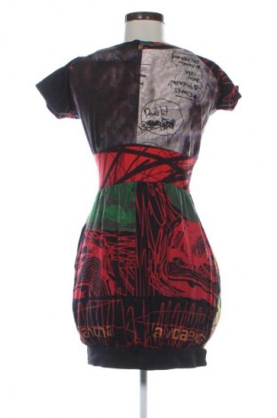 Рокля Desigual, Размер M, Цвят Многоцветен, Цена 13,52 €