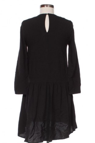 Šaty  Gina Tricot, Velikost XS, Barva Černá, Cena  59,00 Kč