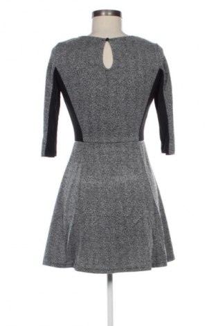 Sukienka H&M Divided, Rozmiar M, Kolor Kolorowy, Cena 20,99 zł