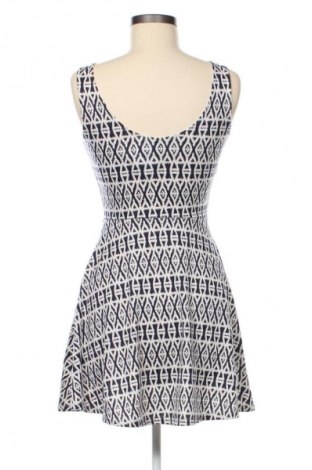 Kleid H&M Divided, Größe S, Farbe Mehrfarbig, Preis 13,34 €