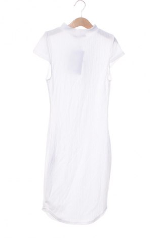 Kleid Pretty Little Thing, Größe S, Farbe Weiß, Preis 16,99 €