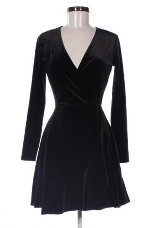 Рокля Reserved, Размер XS, Цвят Черен, Цена 5,11 €