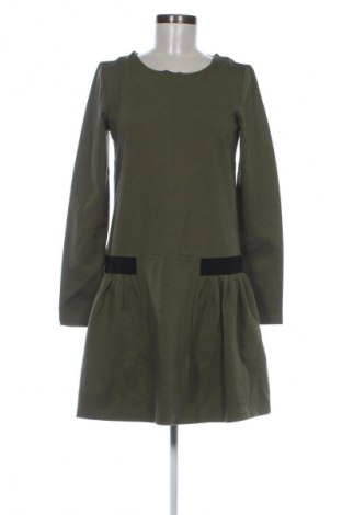 Kleid Reserved, Größe M, Farbe Grün, Preis 19,99 €