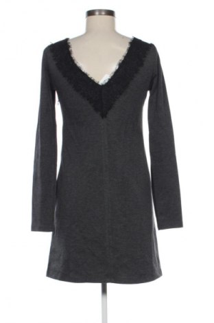 Kleid Sud Express, Größe M, Farbe Grau, Preis 14,99 €