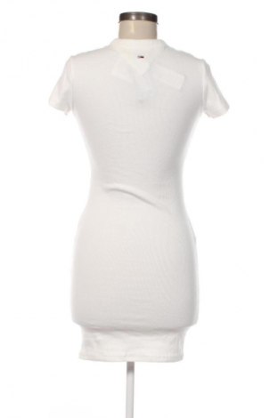 Рокля Tommy Jeans, Размер S, Цвят Бял, Цена 40,90 €